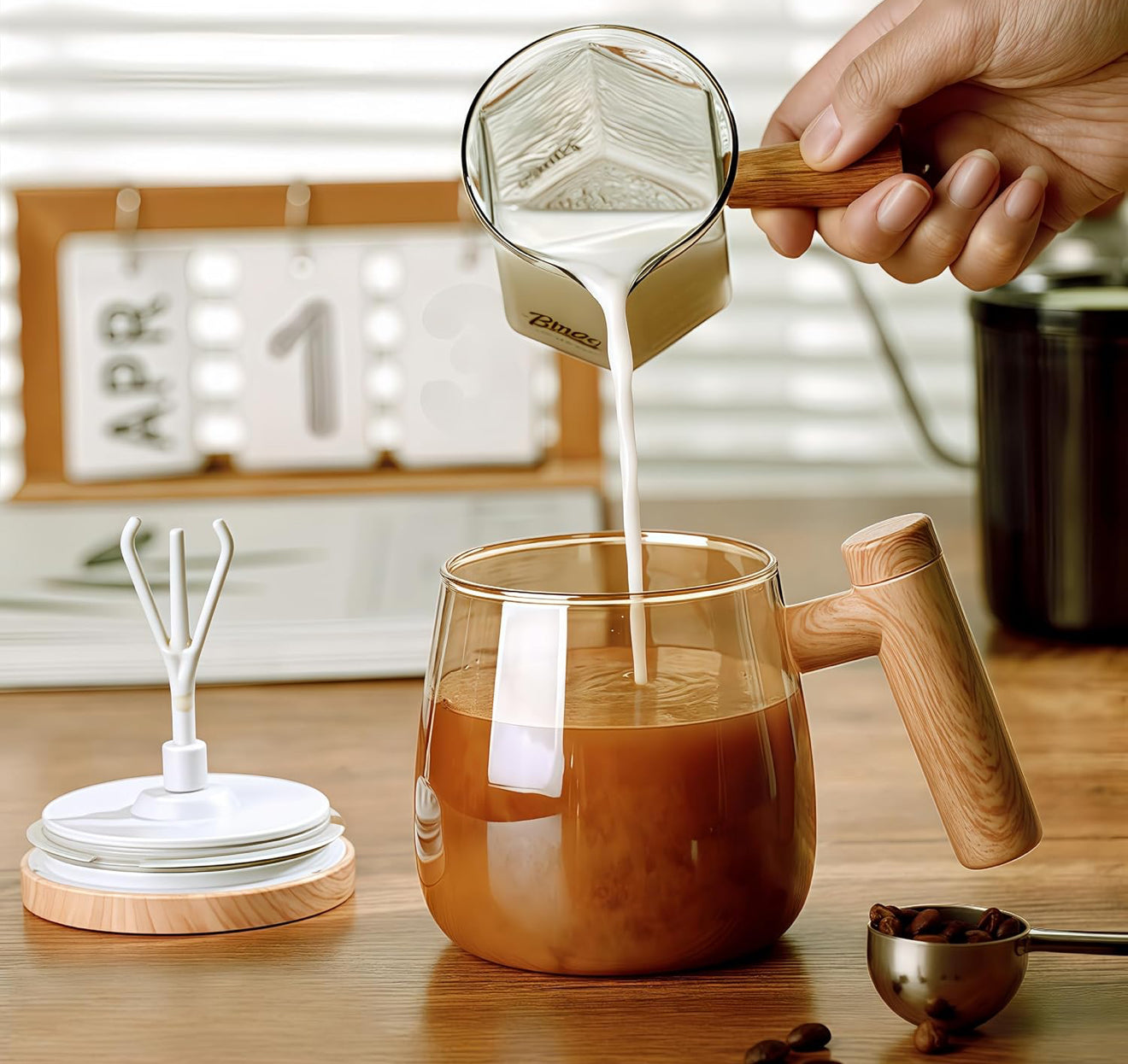 BrewMotion™ Self-Stirring Glass Mug